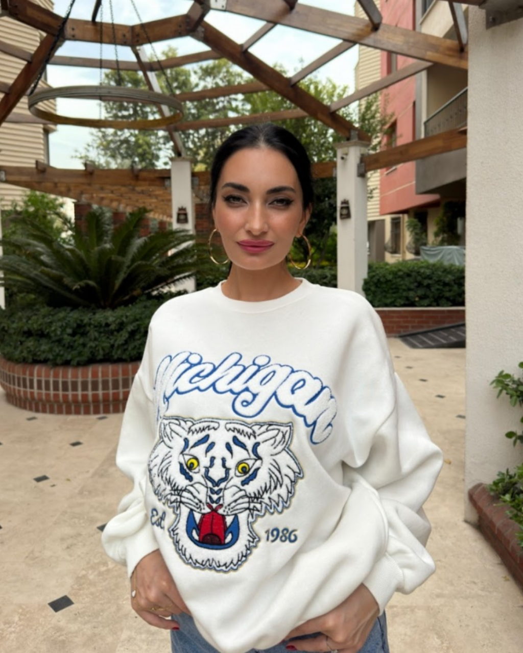 CO114 TIGER SWEATSHIRT