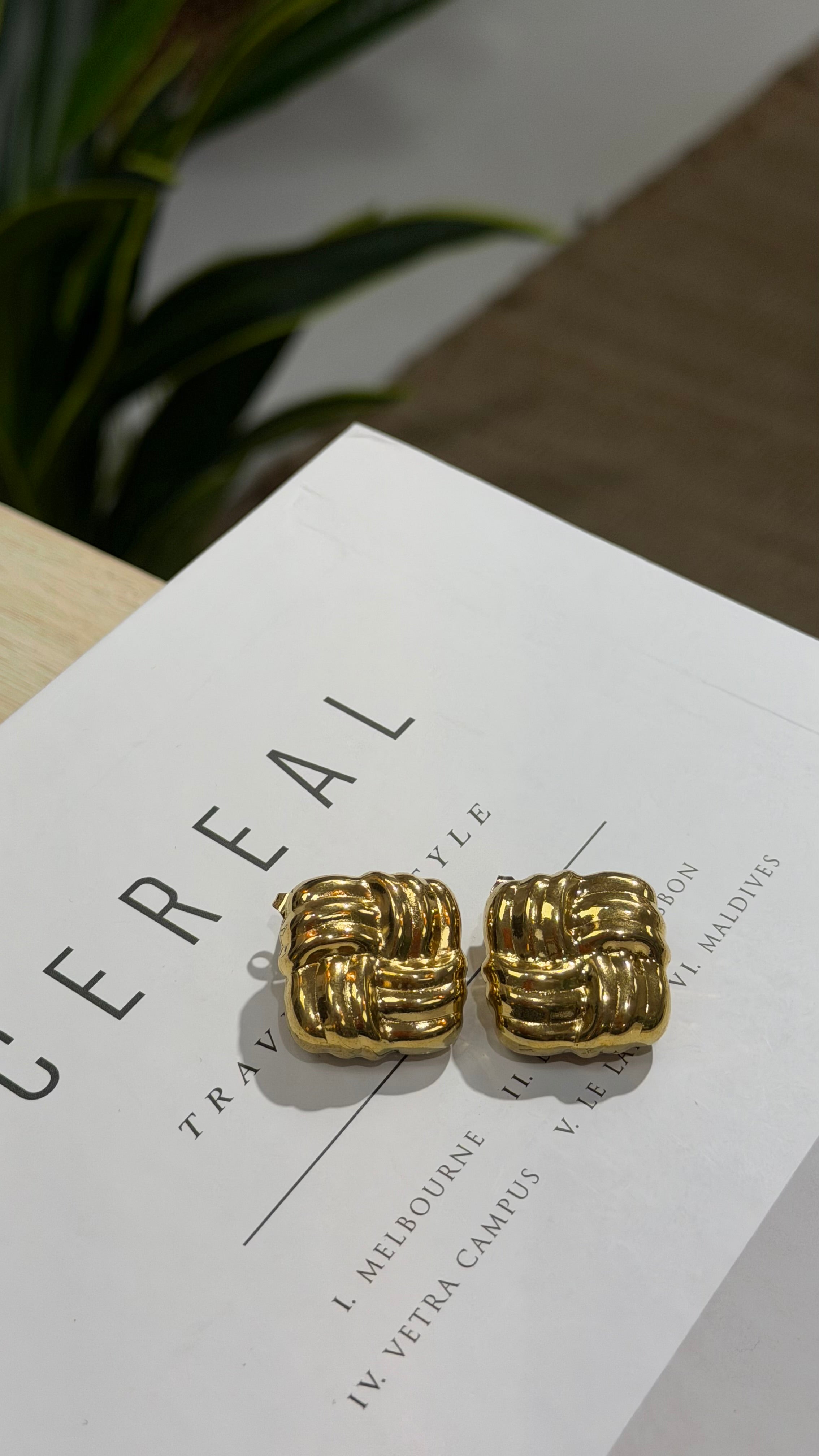 TK147 GOLD KÜPE